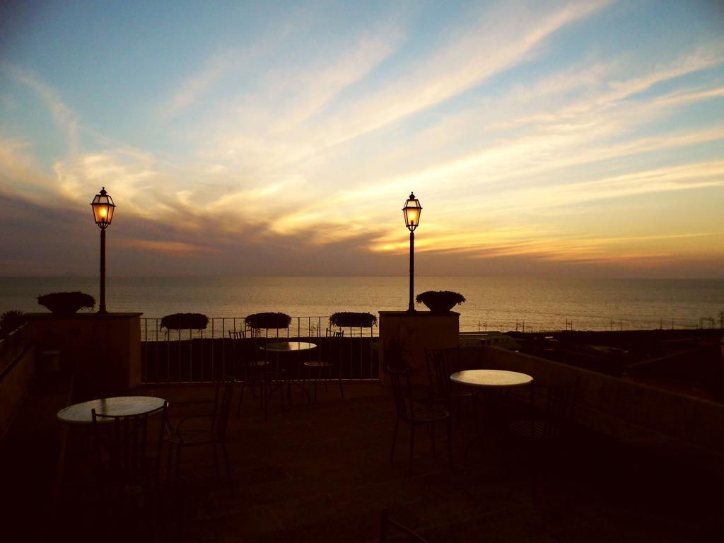 Hotel Ristorante Le Clarisse Amantea Exterior photo
