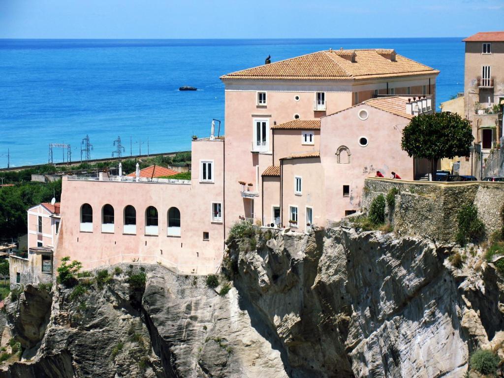 Hotel Ristorante Le Clarisse Amantea Exterior photo